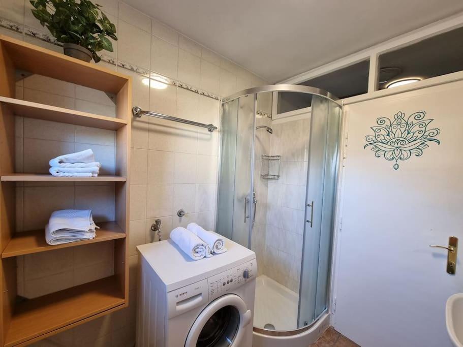 The Rowhouse Apartment Ljubljana - Free Parking Exteriör bild